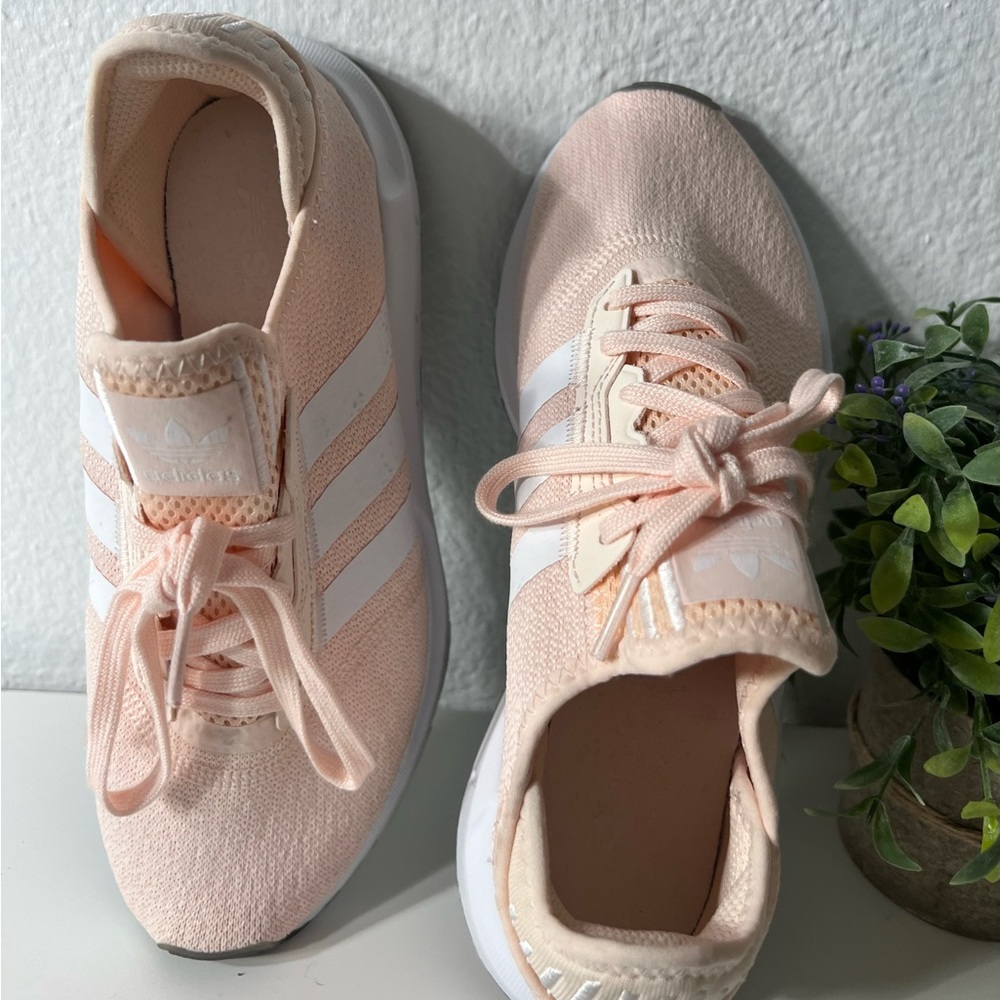 7.5 Adidas Originals Swift Run 22 Light Pink Running Shoes FY2136 Womens Athlet